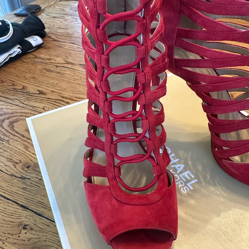 Michael Kors Clarissa Platform Suede Heels Sz 7.5M